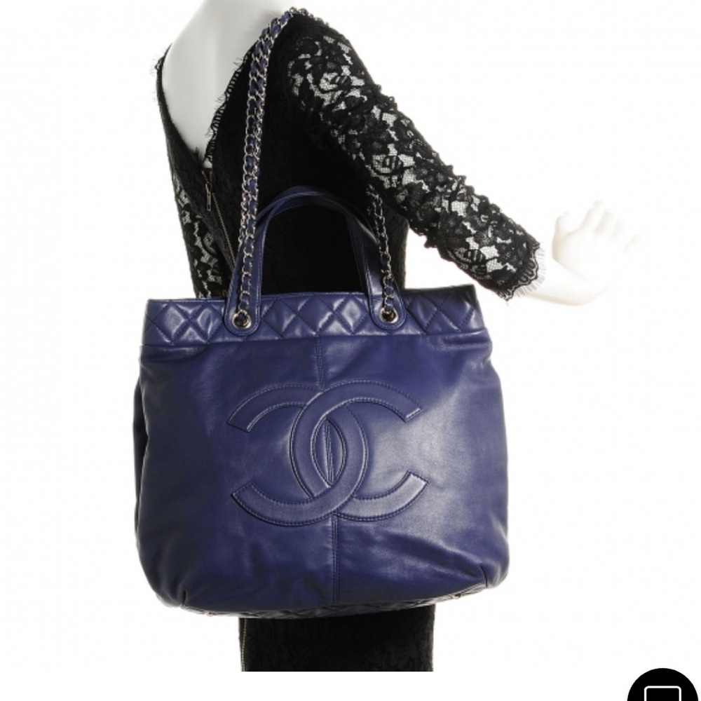 Channel lambkin Trianon blue tote